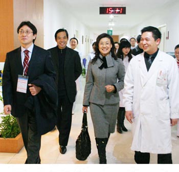 韩国著名生殖不孕专家崔凡彩博士访问重庆明好医院